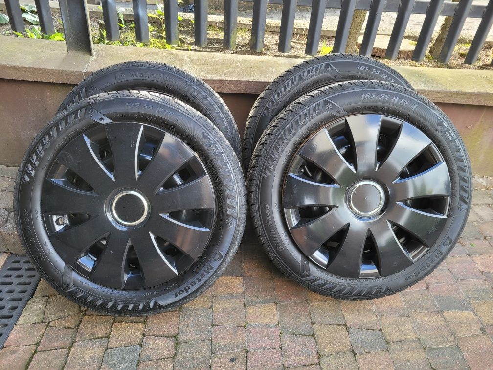 Opony zimowe, felgi stalowe Ford Fiesta MK7 185/55 R15