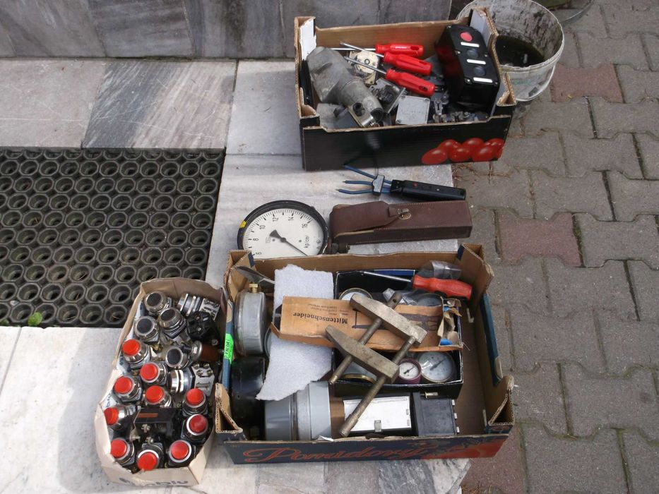 wiertła cylindryczne i na stożek morsa z epoki prlu