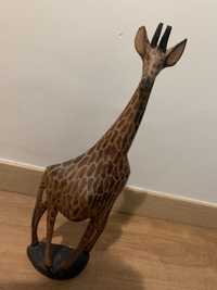 Girafa em madeira