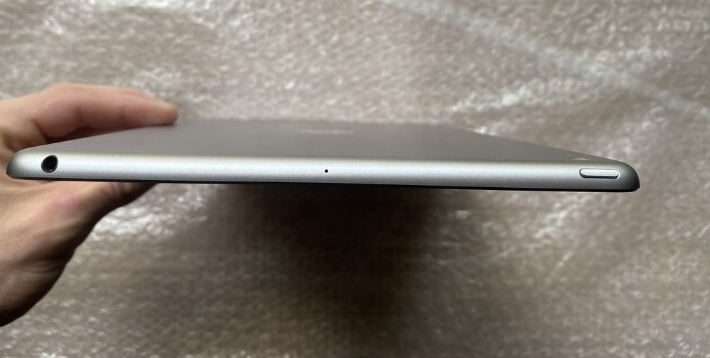 Ipad 6 th gen 128 gb Space Gray Wi-Fi