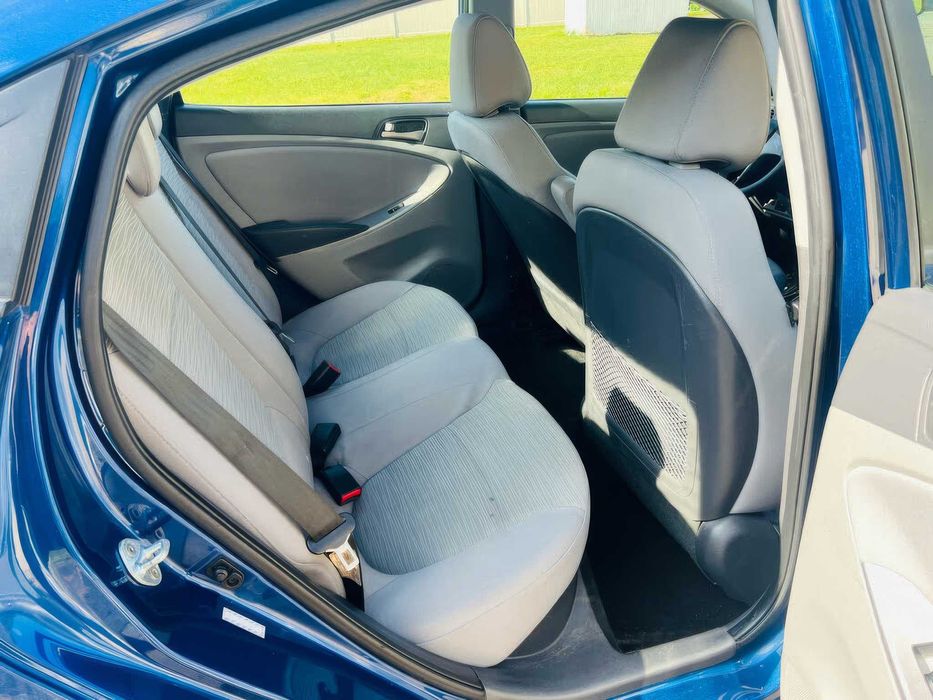 Hyundai Accent SE      2016