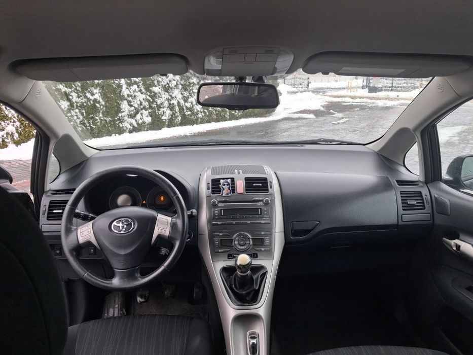 Sprzeda ładna Toyotę Auris