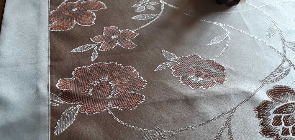 Serweta duża mały obrus kwiaty beż i brąz magiczna
