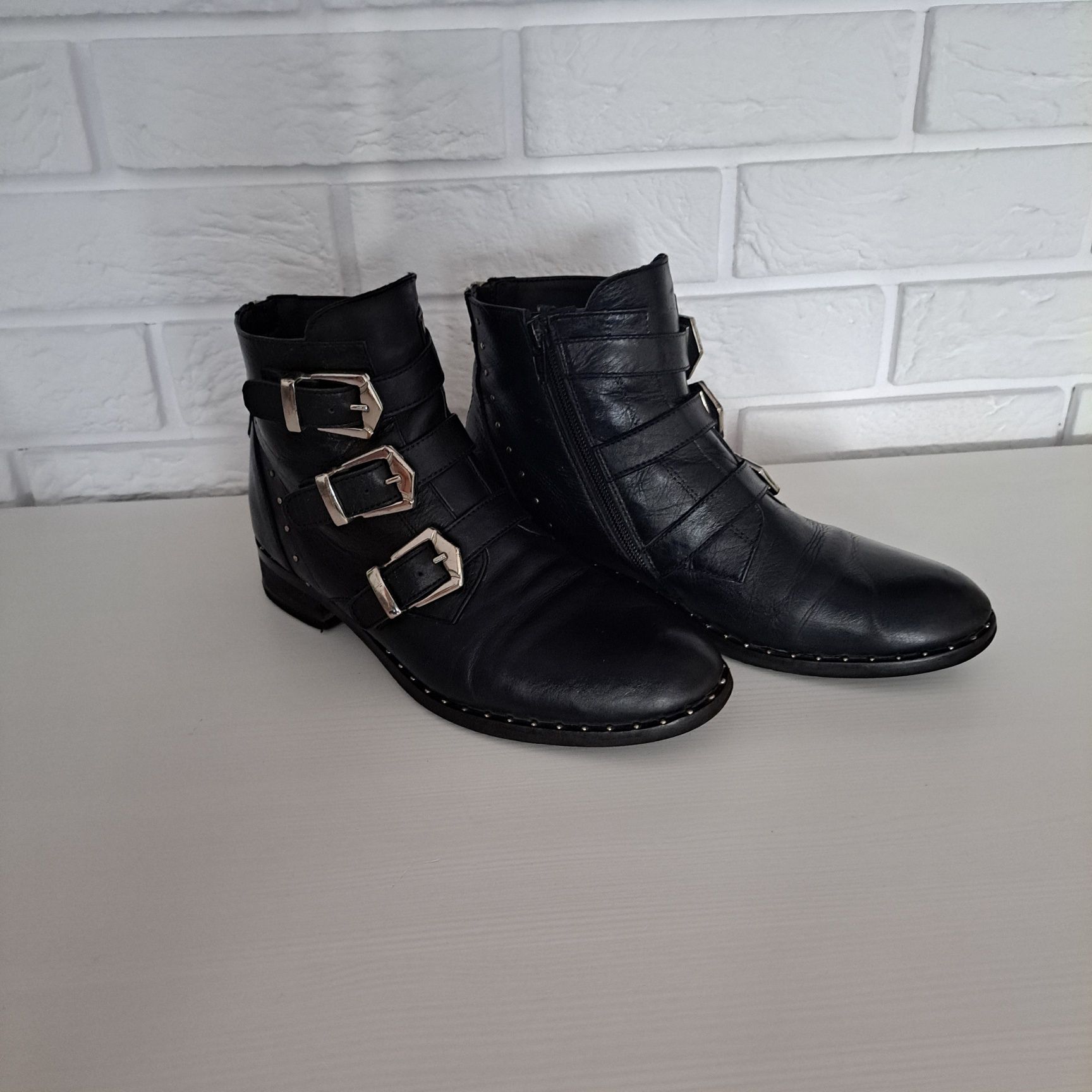Botki Venezia z klamrami damskie r.38