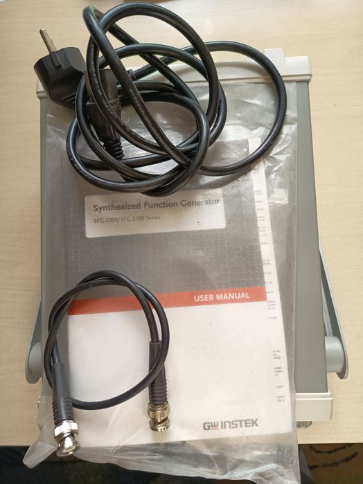 Generator funkcji Instek SFG 2004