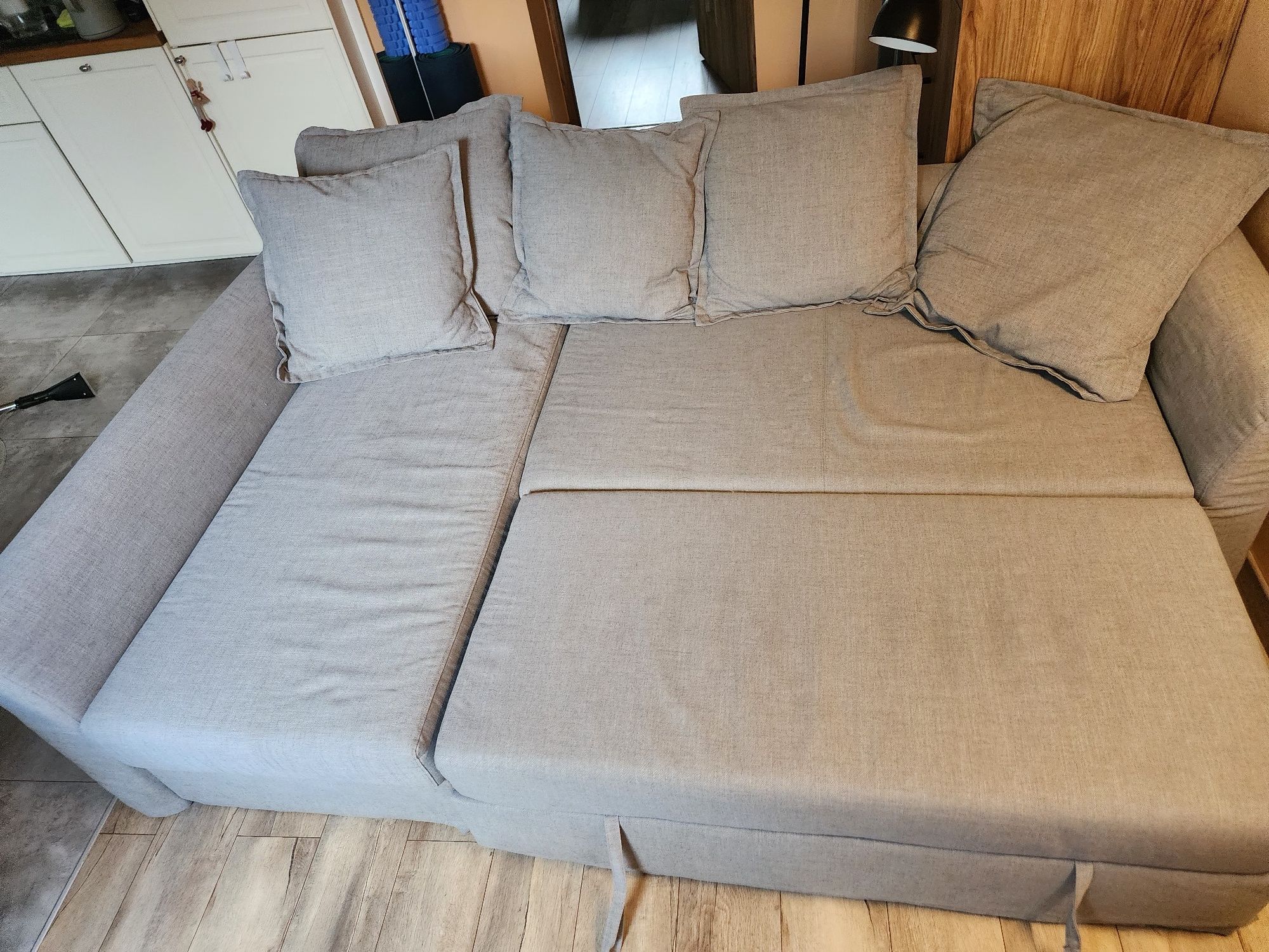 Sofa narozna  HOLMSUND z funkcja spania
Narożnik z funkcją spania, Bor