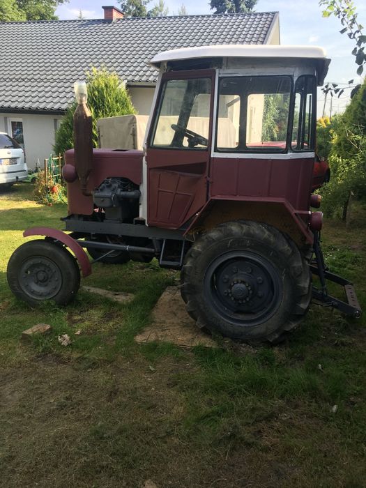 Traktor Es12 z rozrusznikiem podnosnik