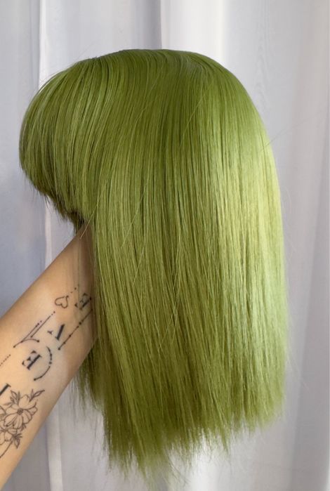 Перука каре оливкова, парик зеленый каре