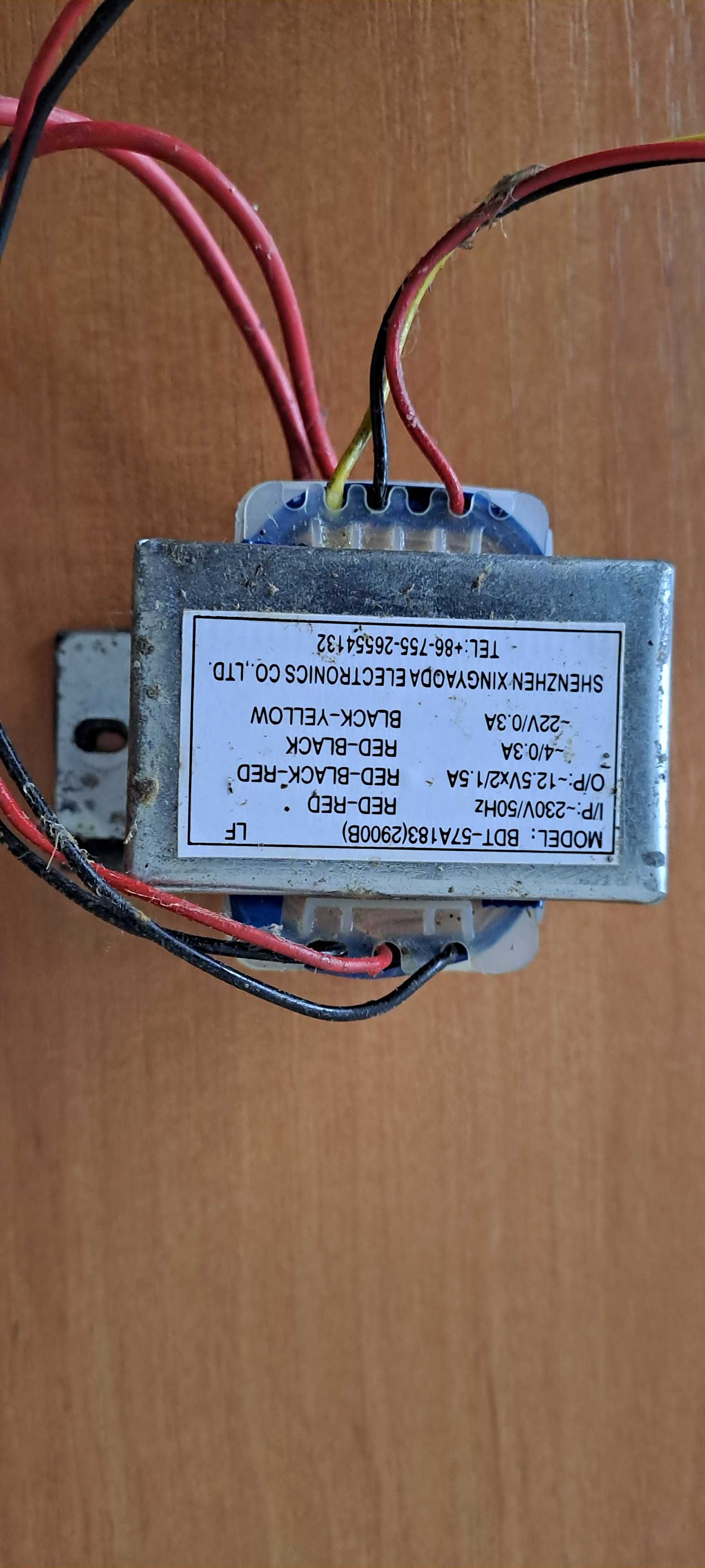Transformator z subwafera