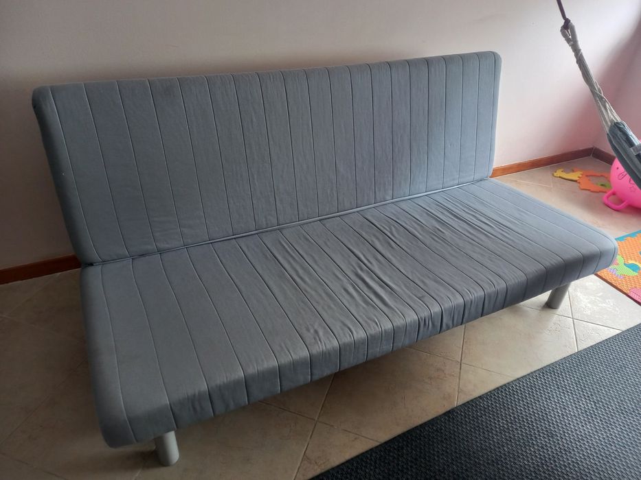 Sofá cama Ikea com capa