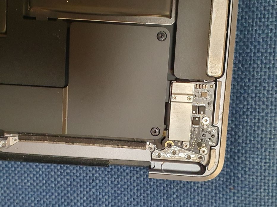 Apple macbook air a2337 space gray 16/256