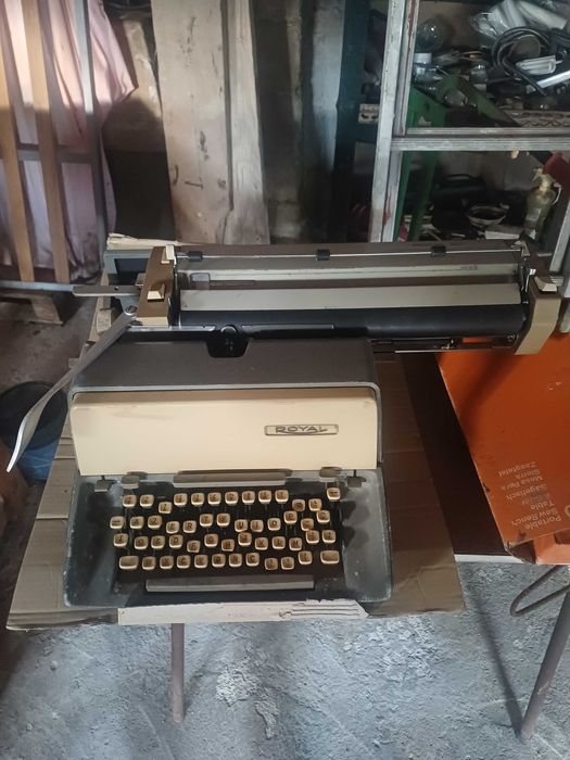Maquina de escrever atinga