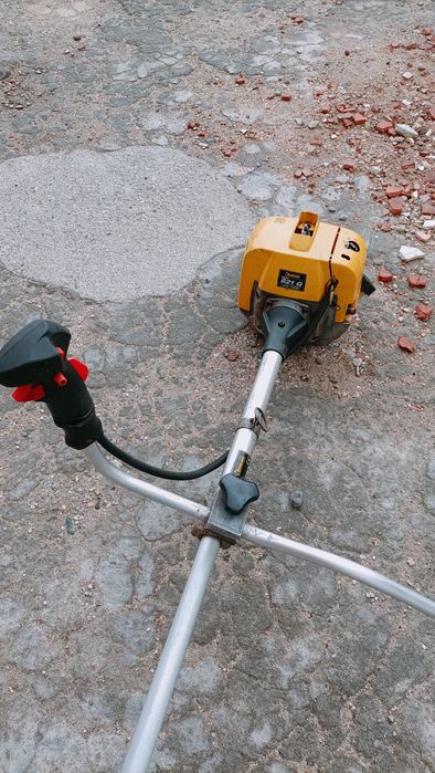 Roçadora de jardinagem