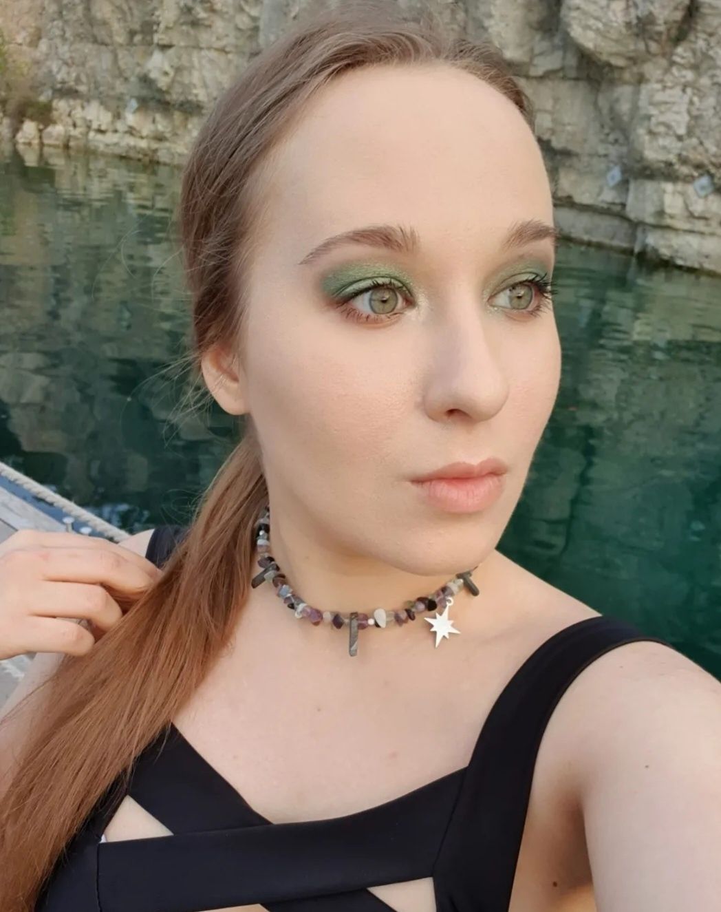 Choker z kamieni naturalnych Ivy Skydance kwarc fluoryt ametyst