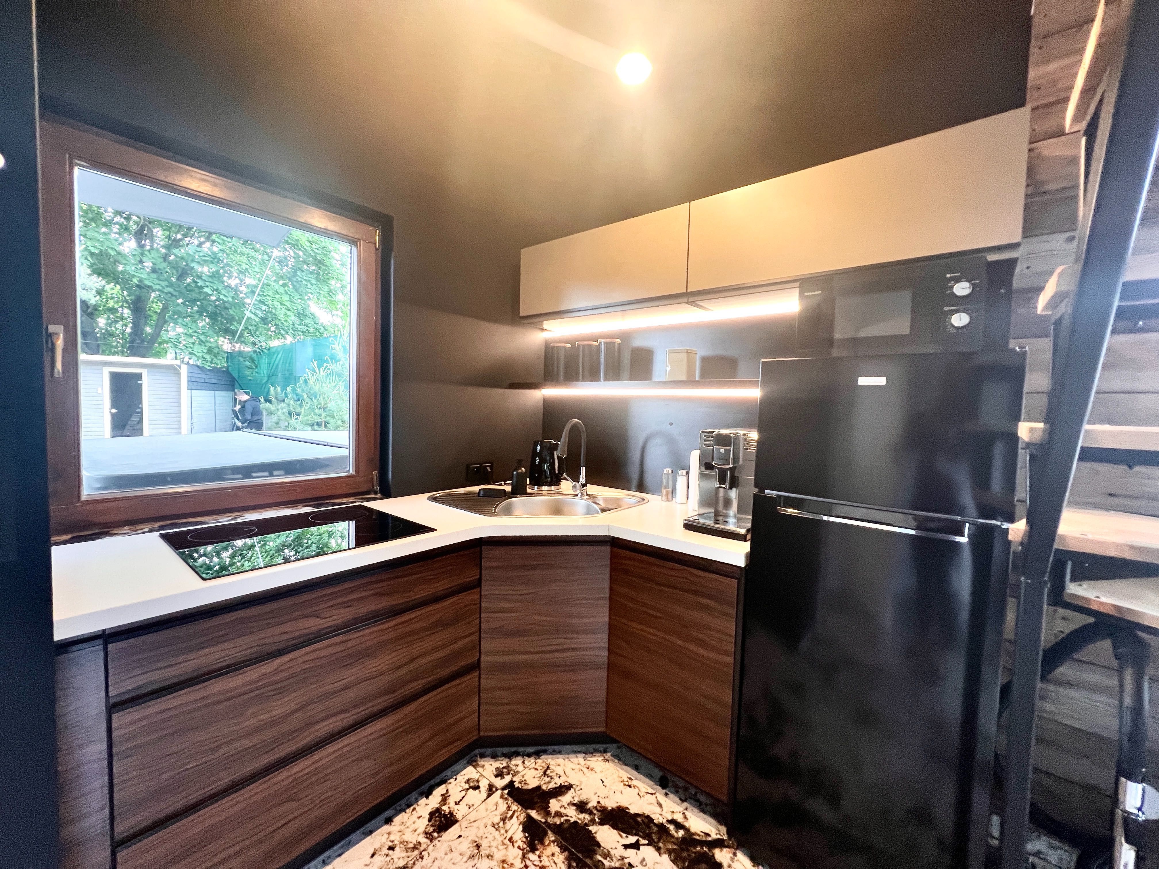 domek w lesie z banią prywatnym jacuzzi, sauną weekend PANIEŃSKI