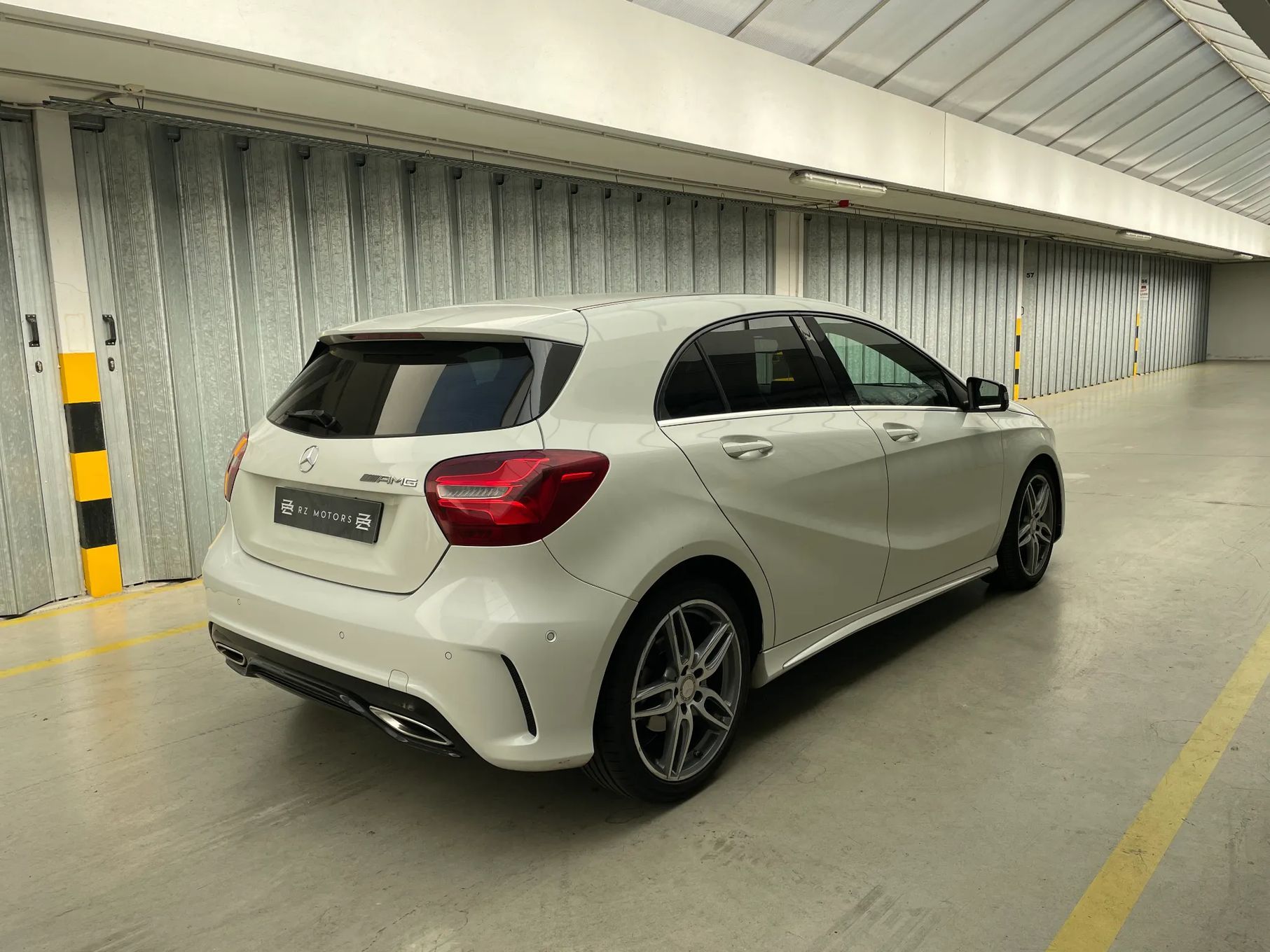 Mercedes-Benz A 180 d AMG Line