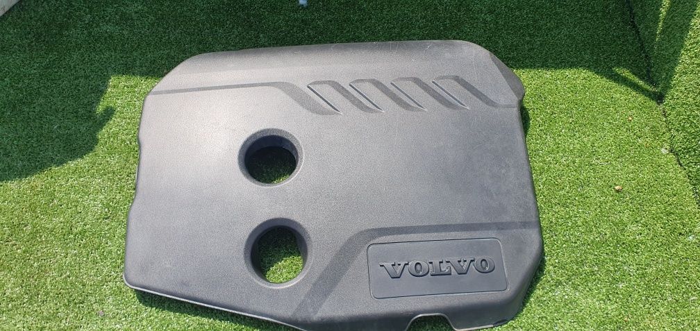 Кришка двигуна верхня VOLVO
