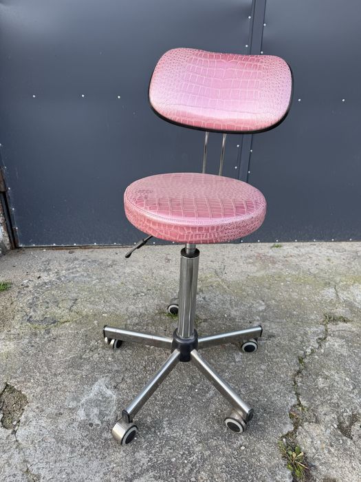 Hoker fryzjerski/kosmetyczny firmy Ayala