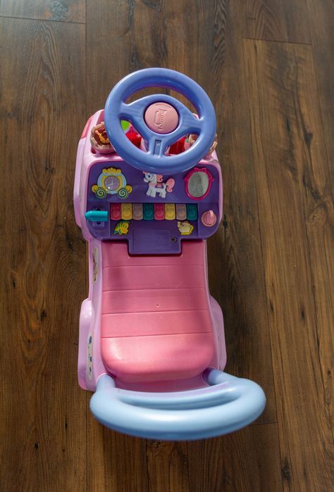 Jeździk pchacz grający, interaktywny.