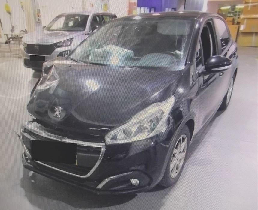 vendo Peugeot 208 1.2 VTI  2016 com 60mil nacional acidentado salvado