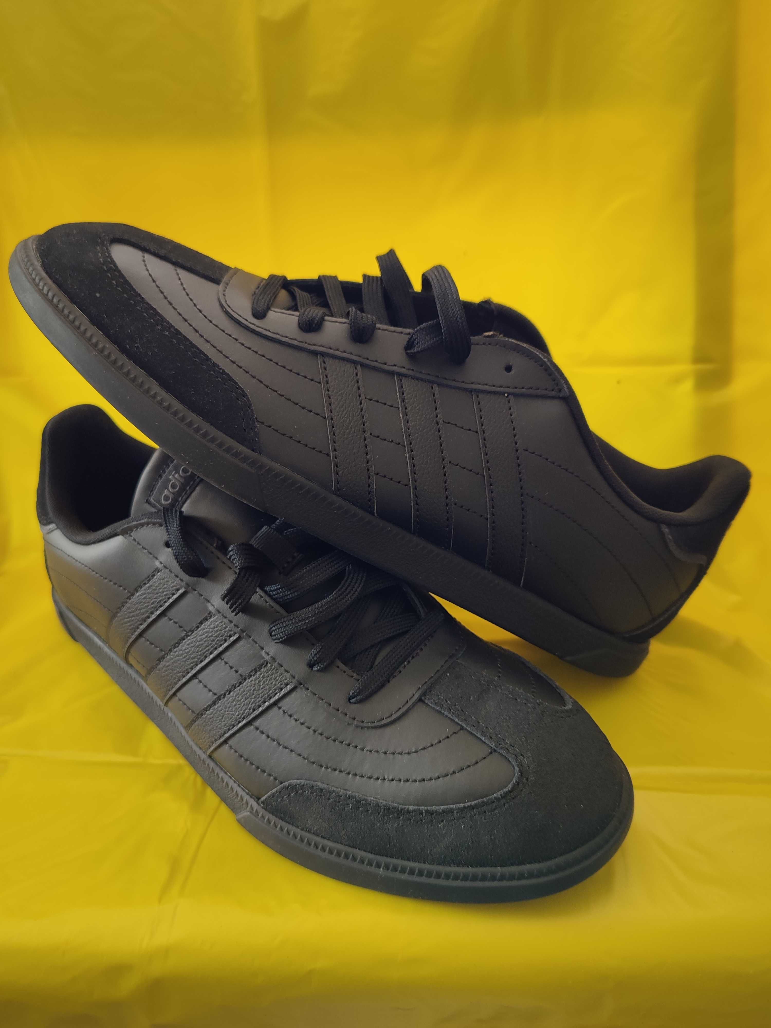 Кросівки Adidas OKOSU H02041 розміри у наявності