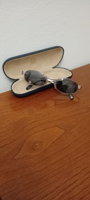 Óculos de sol marca Benetton