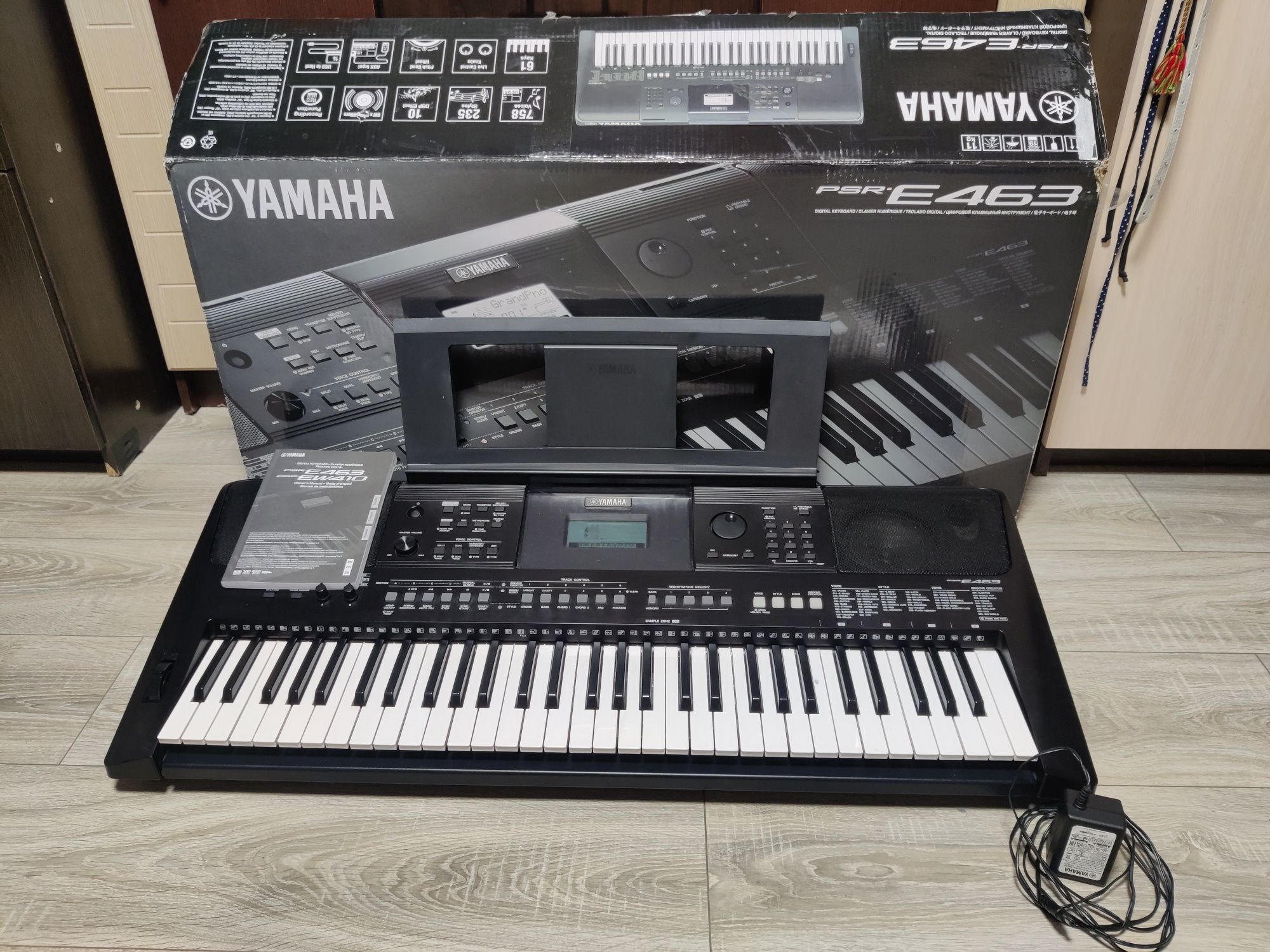 YAMAHA psr E463.