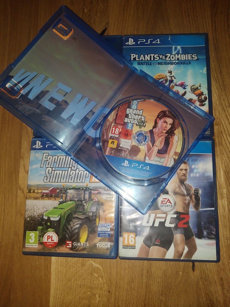 PS4 Pro 1TB + pad SteelShock 4 V2 + 4 gry – 650 zł