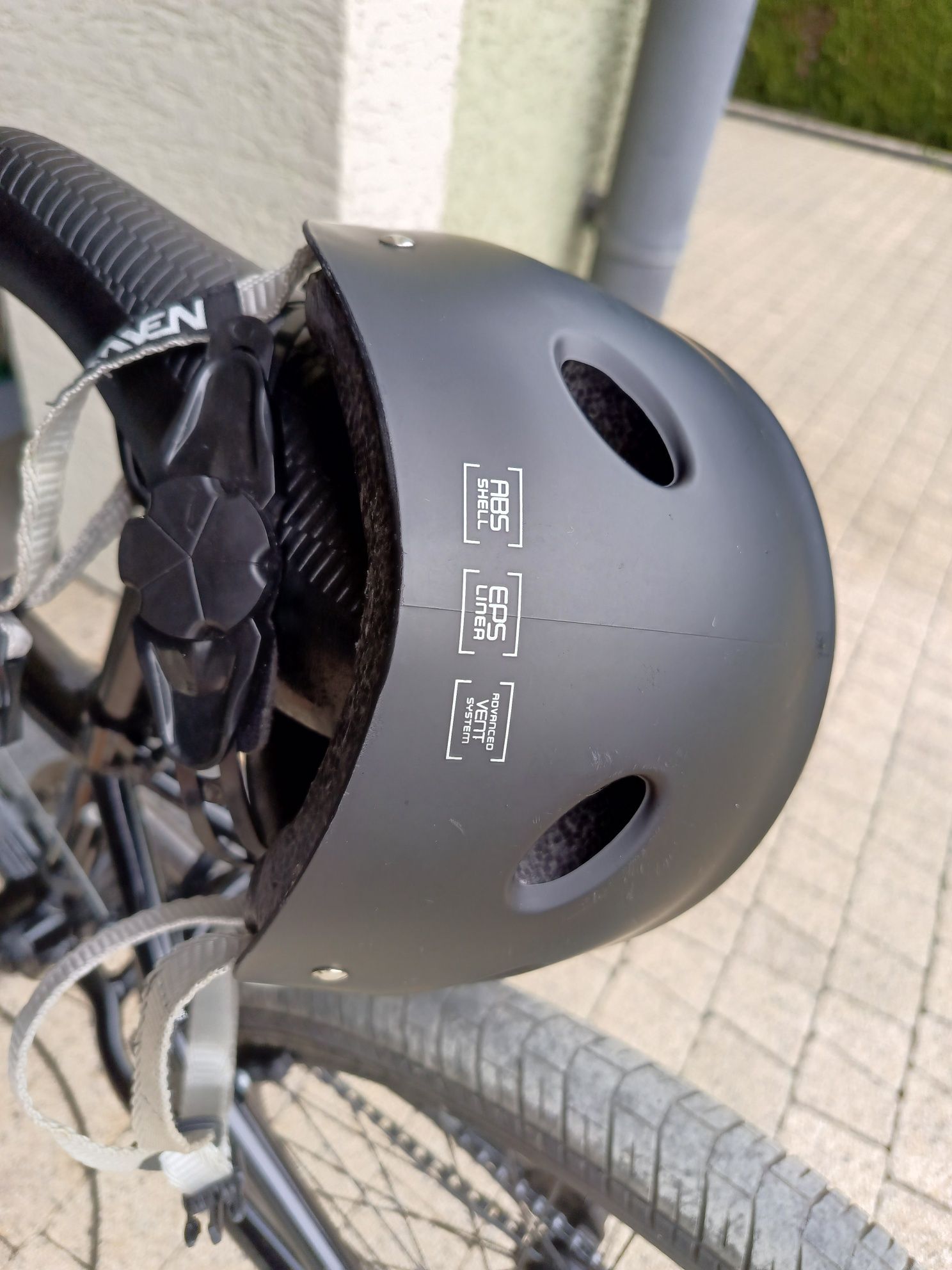 BMX Mongoose L10 BLK20 czarny + dodatki.
