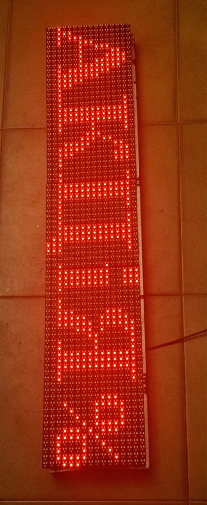 Лед реклама / бегущая строка 80x16 RGB WIFI питание от павербанка