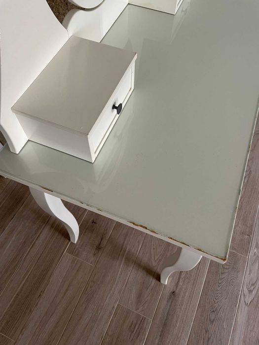 Toucador com espelho da IKEA
