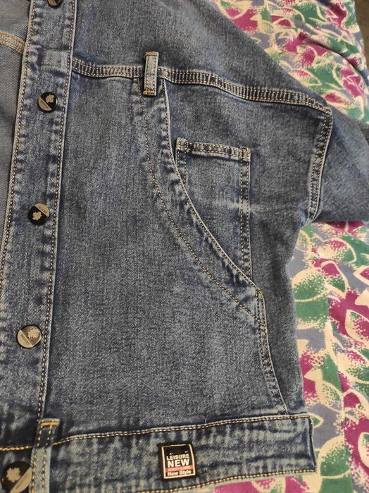 Джинсова вкорочена куртка,р.S,L .