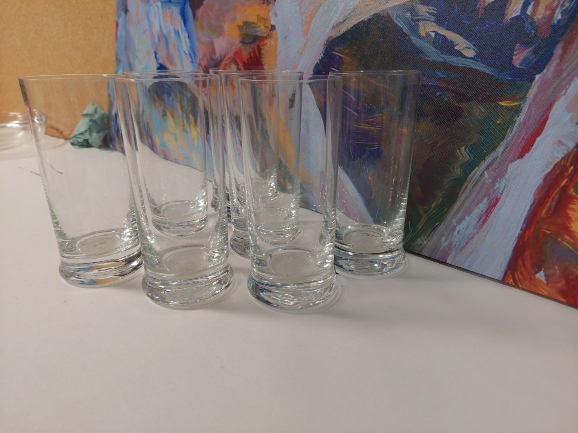 Komplet 7 wysokich szklanek z grubym ozdobnym dnem