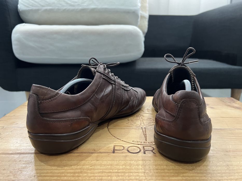 Sapatos em Pele Genuina