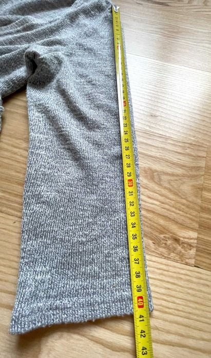 Kopertowa sukienka o asymetrycznym kroju