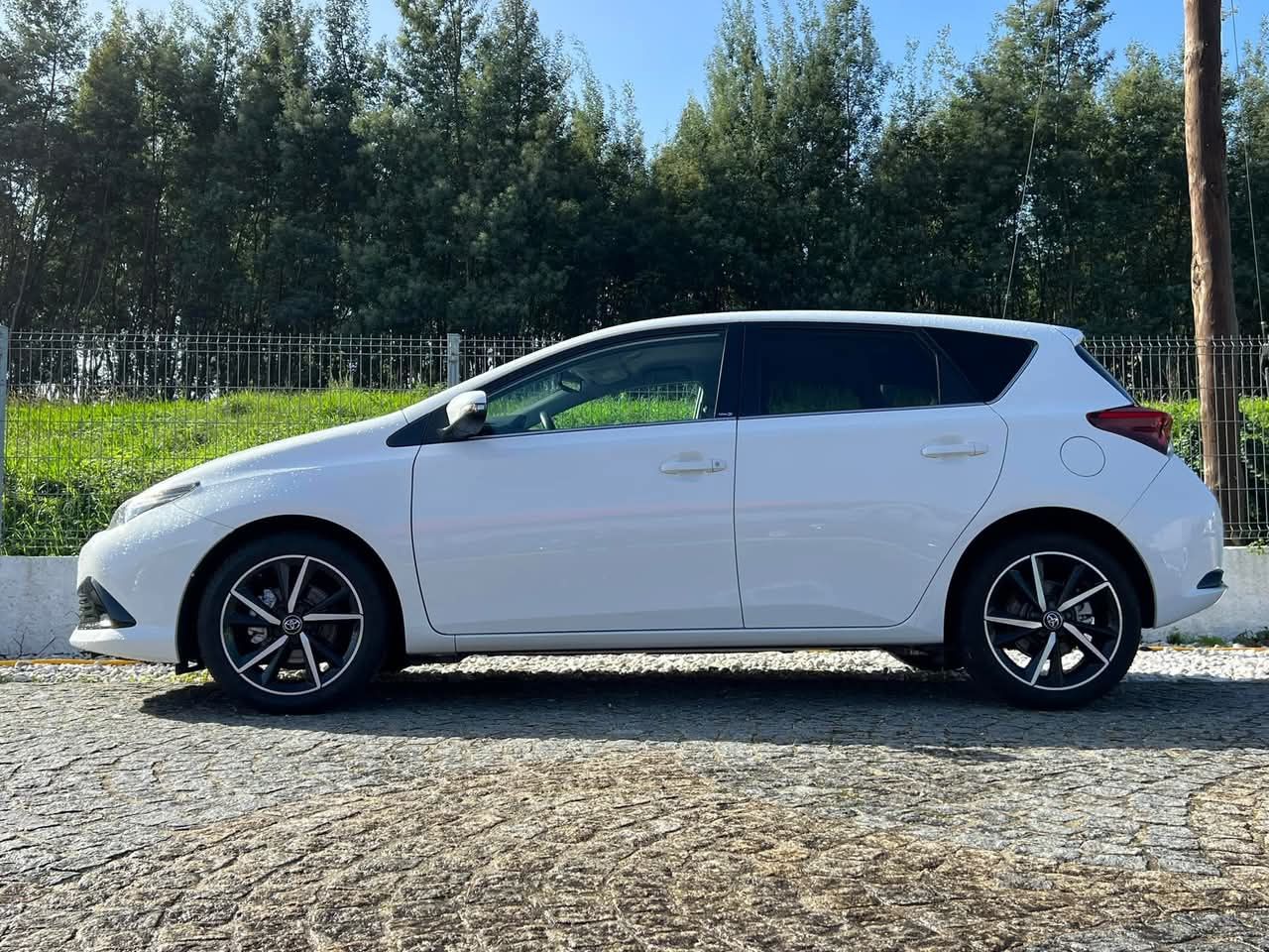 Toyota Auris 1.2T