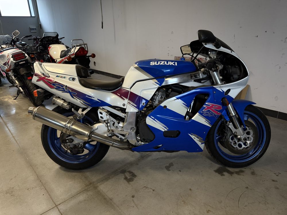 Suzuki GSX-R 750 GR7BA Youngtimer Arrow