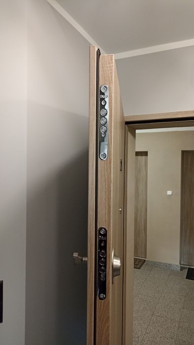 Drzwi zewnętrzne wejściowe antywłamaniowe Delta Premium