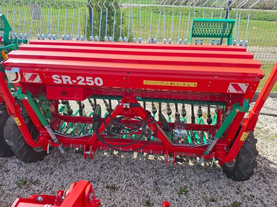 Siewnik AFRO-MASZ SR 250