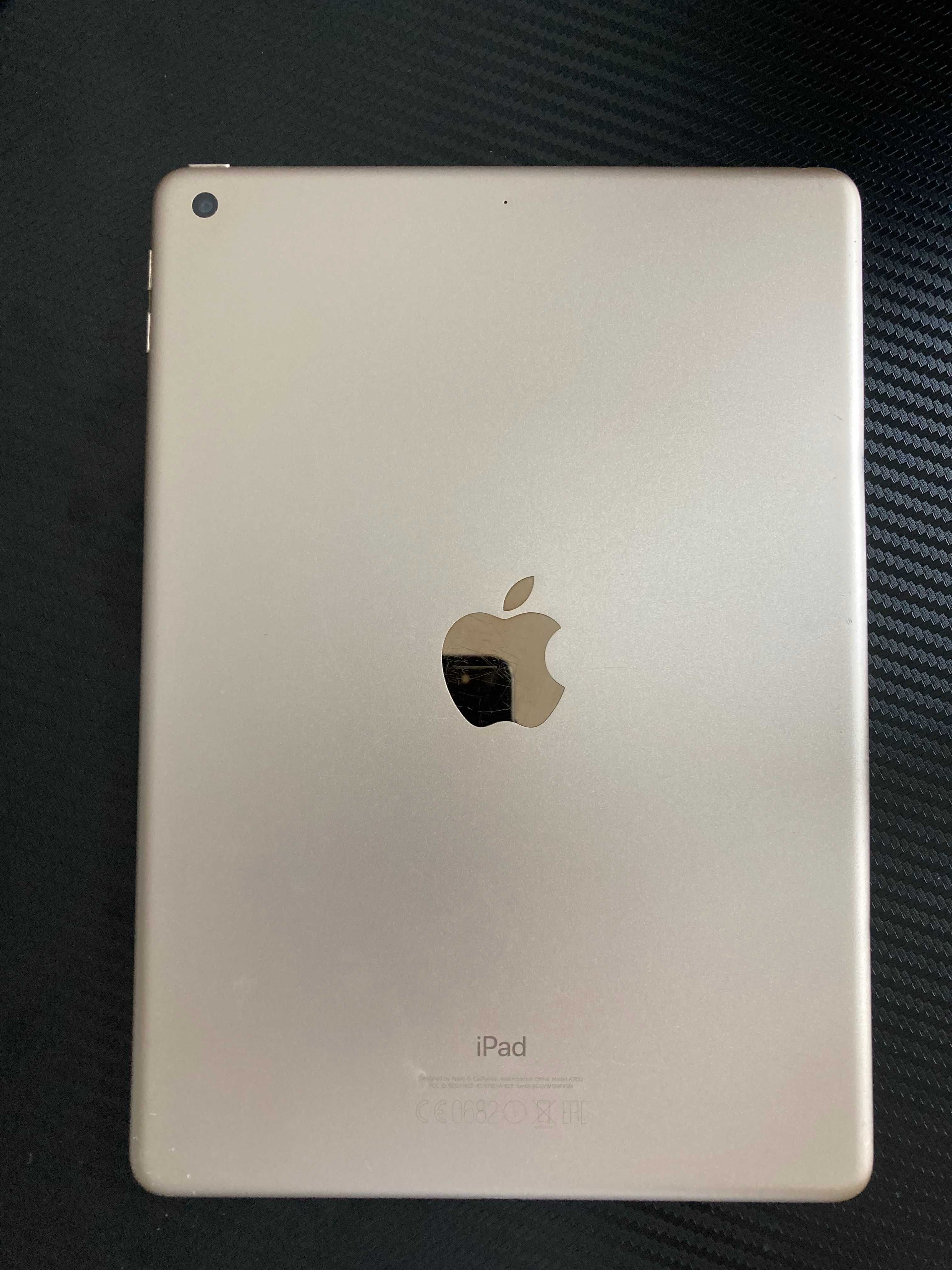 iPad 5 Generation (з навушниками)