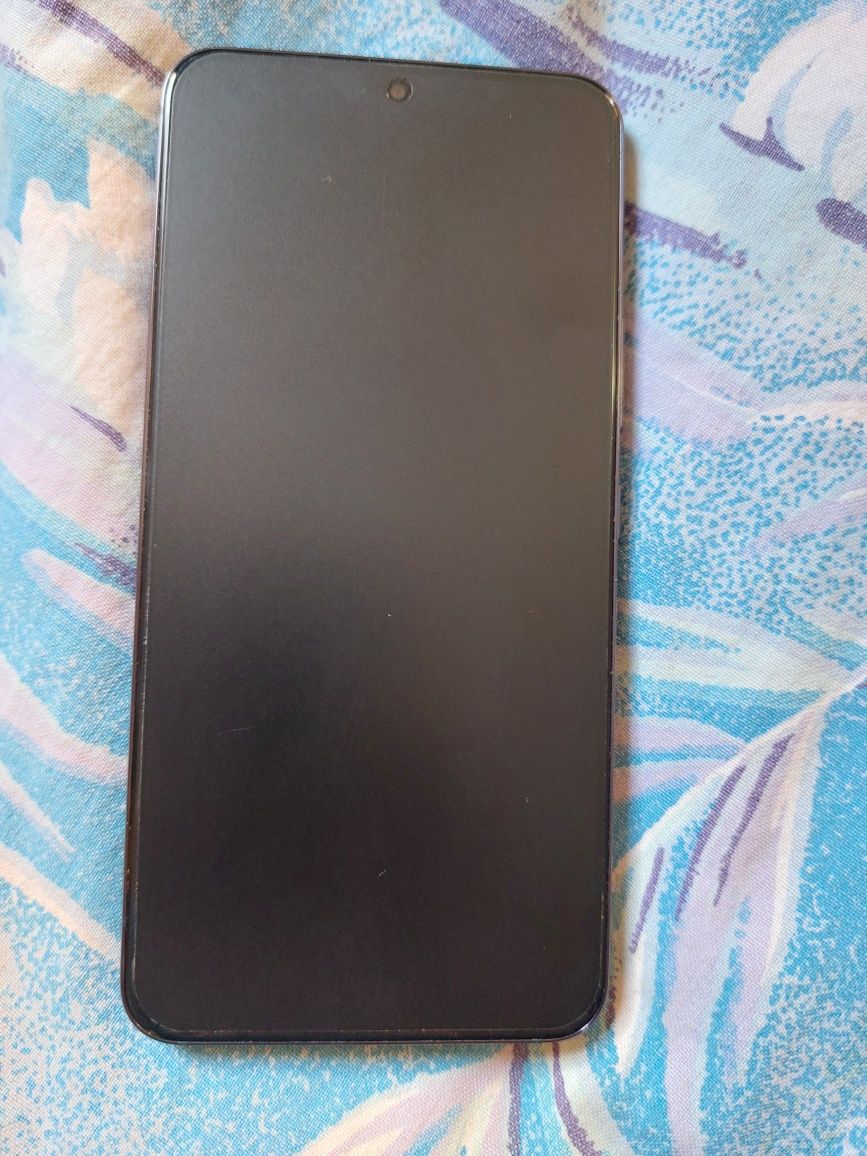 Samsung s22 8/128 5G.