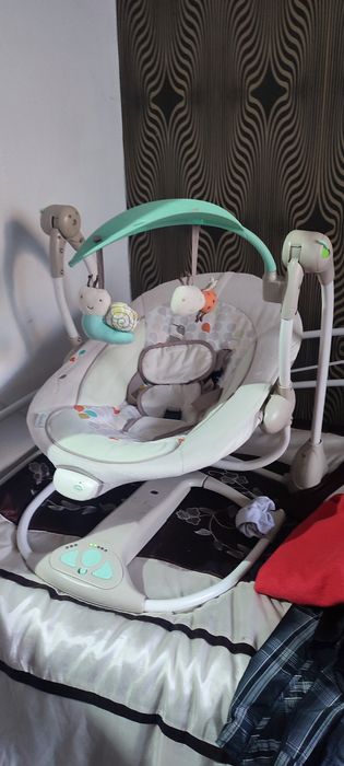 Elektryczny bujaczek leżaczek dla niemowlaka noworodka