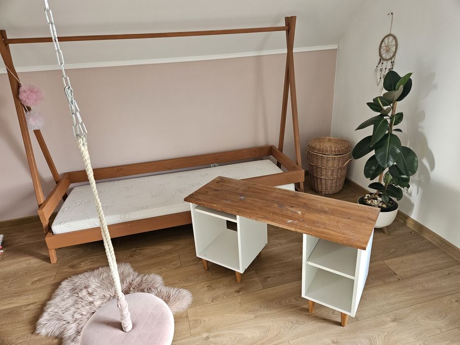 Meble do pokoju dziecięcego, łóżeczko, łóżko, biurko, stolik, materac