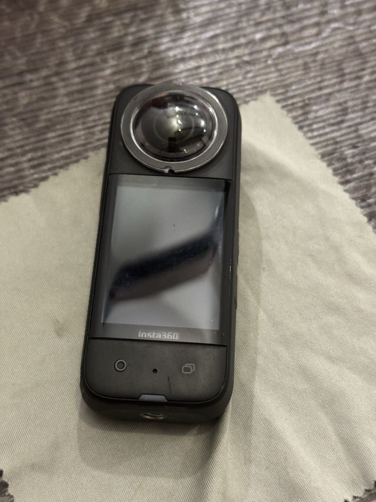 Екшен камера Insta 360 x3 2 акумулятор