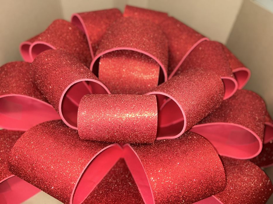 Оренда великого червоного банта на авто | Київ Печерськ