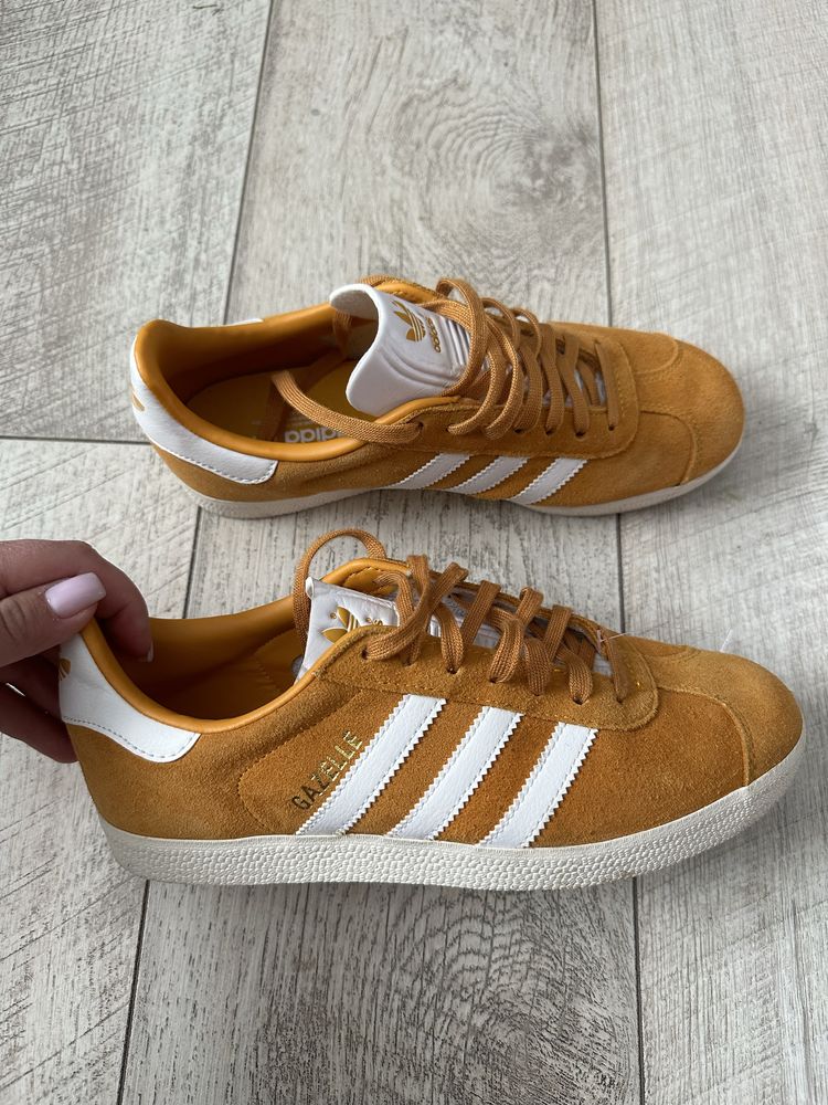 Adidas Gazele ( 38.2/3 p )  24.5 cm