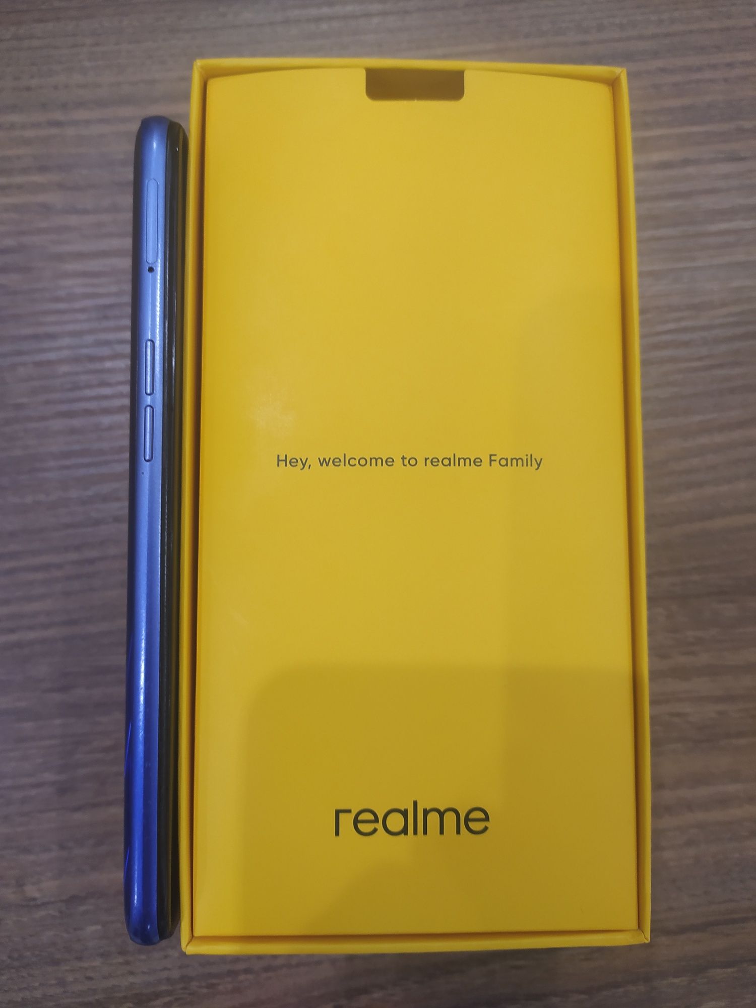 Realme 6  4/128GB Comet Blue NFC  (Xiaomi, POCO).Нужна замена дисплея.
