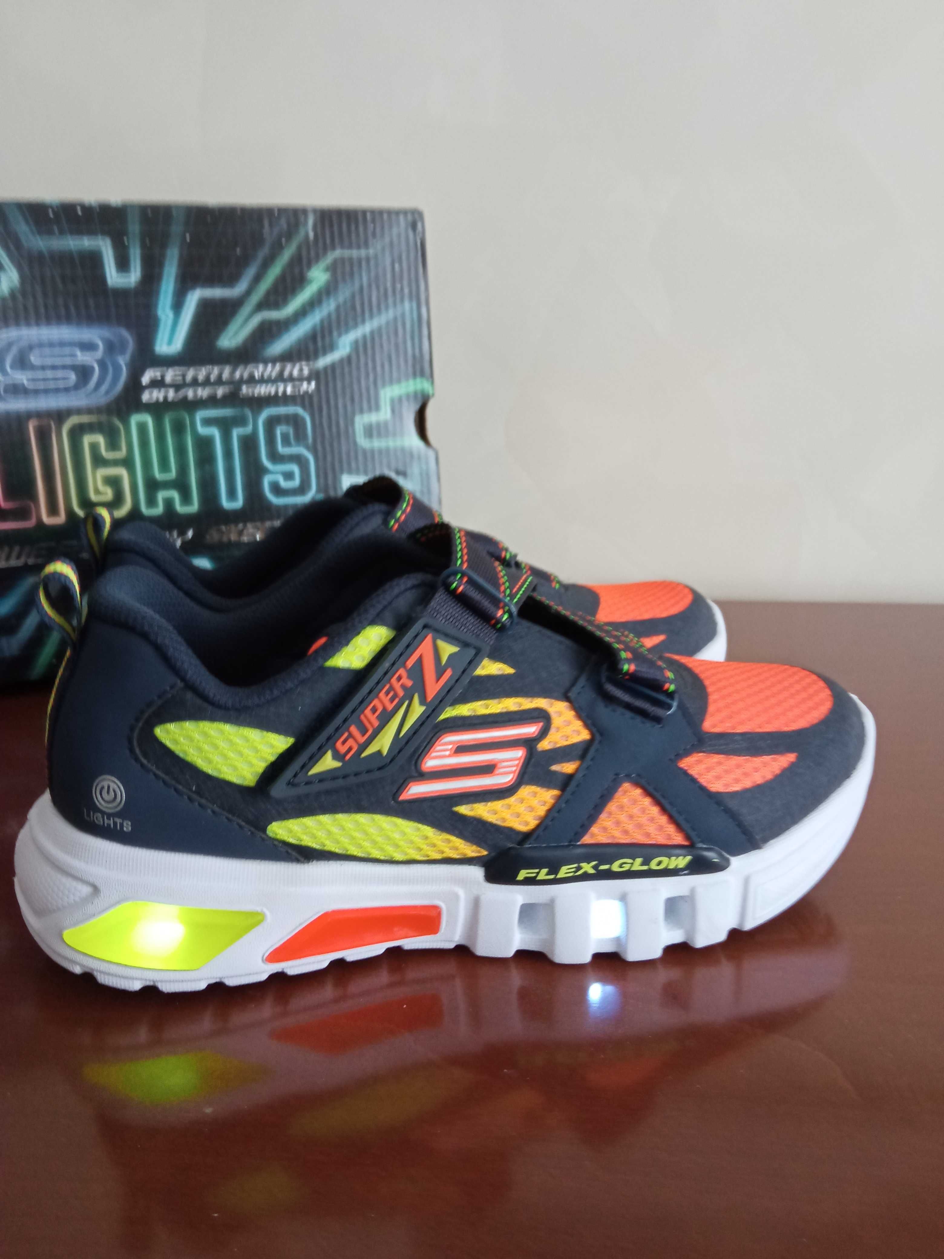 Кроссовки Skechers S Lights:с подсветкой  31 р,33,5 р