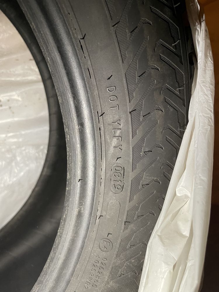 Продам зимові шини (резину) R18 Nokian Hakkapeliitta 8 R18 245/50