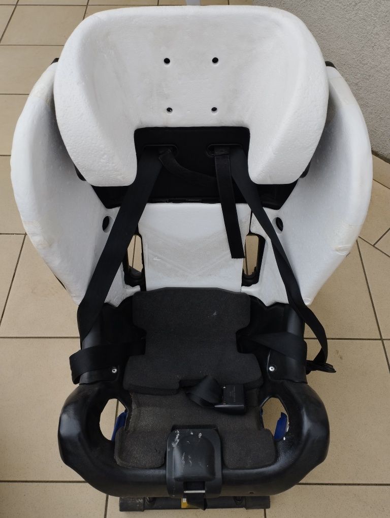 Fotelik samochodowy axkid minikid 2.0 9-25 kg